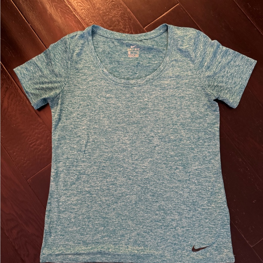 Nike Short Sleeve T-Shirt size medium